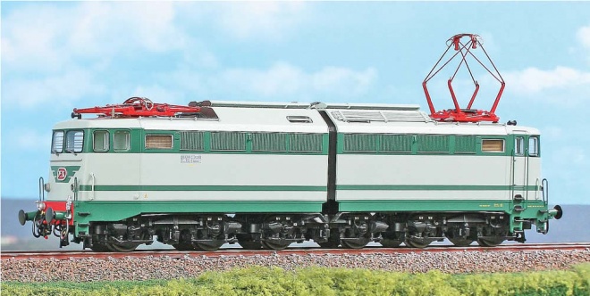 Electric locomotive E.646.171 with special equipment for push-pull trains<br /><a href='images/pictures/ACME/acme60133_1.jpg' target='_blank'>Full size image</a>